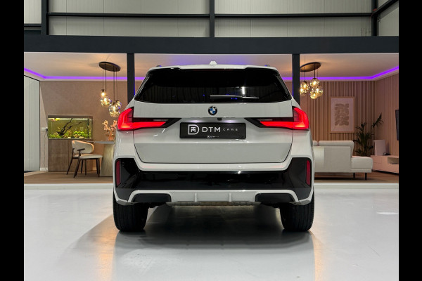 BMW X1 SDrive20i M Sport Pano Sportstoelen ACC Trekhaak Navi LED Camera Carplay