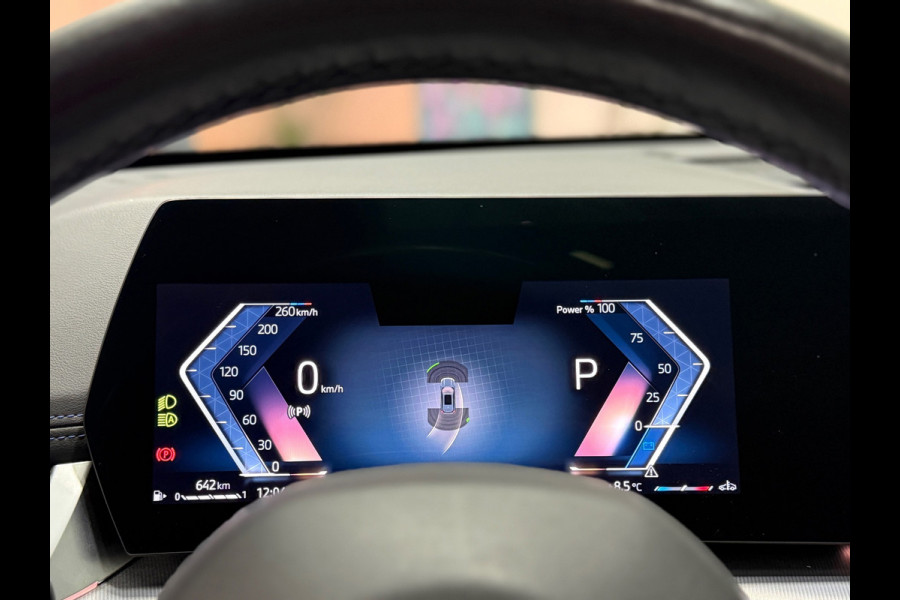 BMW X1 SDrive20i M Sport Pano Sportstoelen ACC Trekhaak Navi LED Camera Carplay
