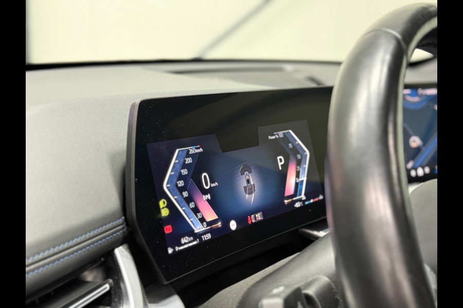 BMW X1 SDrive20i M Sport Pano Sportstoelen ACC Trekhaak Navi LED Camera Carplay