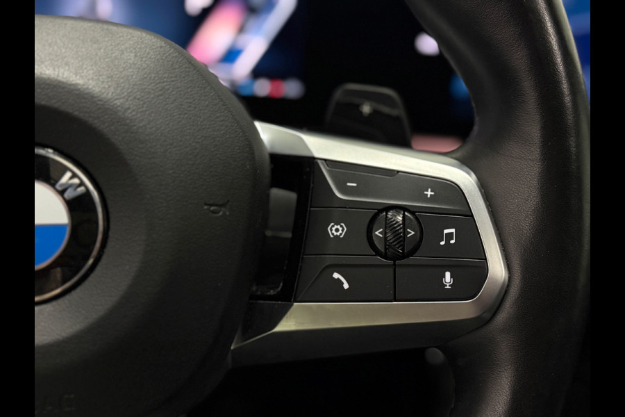 BMW X1 SDrive20i M Sport Pano Sportstoelen ACC Trekhaak Navi LED Camera Carplay