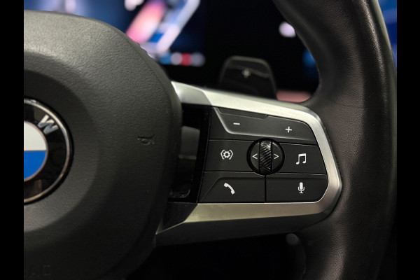 BMW X1 SDrive20i M Sport Pano Sportstoelen ACC Trekhaak Navi LED Camera Carplay