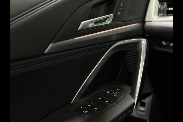 BMW X1 SDrive20i M Sport Pano Sportstoelen ACC Trekhaak Navi LED Camera Carplay