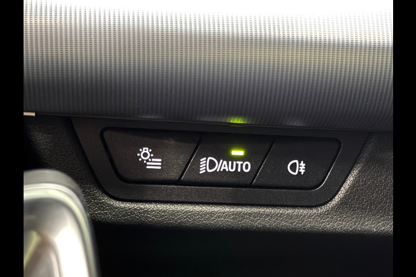 BMW X1 SDrive20i M Sport Pano Sportstoelen ACC Trekhaak Navi LED Camera Carplay