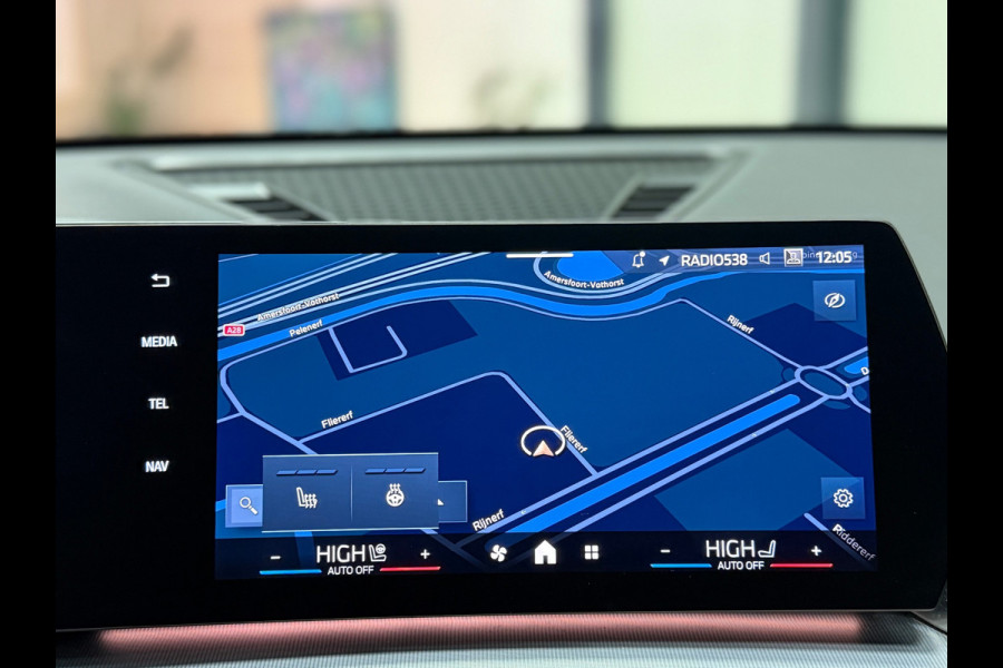 BMW X1 SDrive20i M Sport Pano Sportstoelen ACC Trekhaak Navi LED Camera Carplay