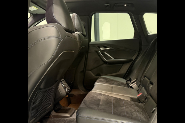 BMW X1 SDrive20i M Sport Pano Sportstoelen ACC Trekhaak Navi LED Camera Carplay