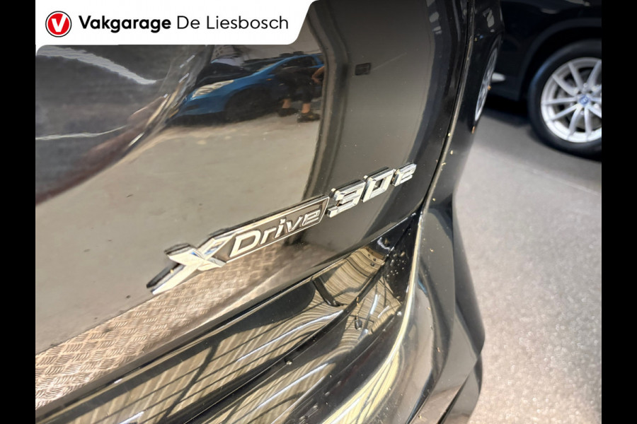 BMW X3 XDrive30e High Executive M-sport / panoramadak / head-up / Leder-sportstoelen / cruisecontrol / led