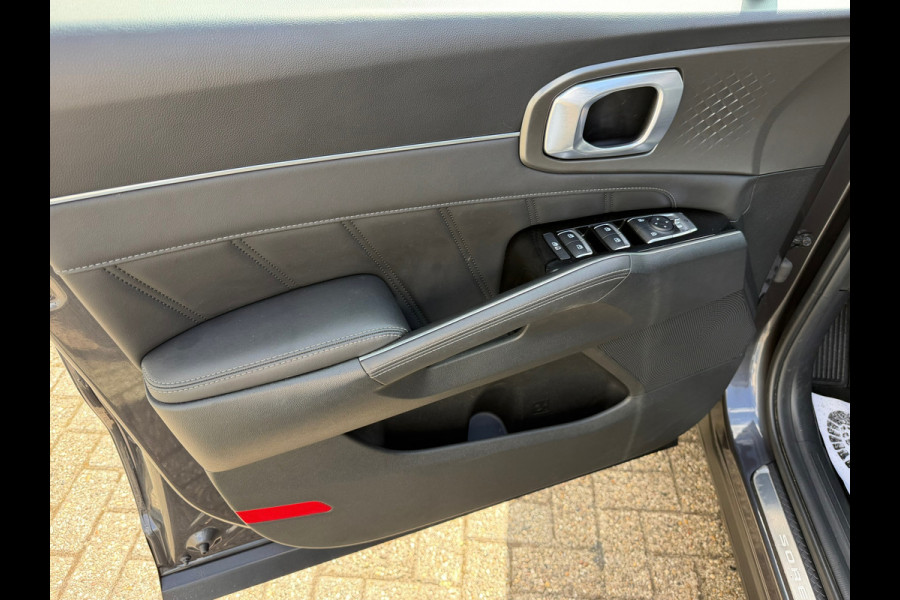Kia Sorento 1.6 T-GDI Hybrid 2WD ExecutiveLine 5p. Navigatie |Voll-Leder |Panoramadak | Climate | Cruise | Camera | Side assist