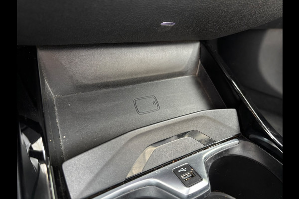 BMW 1-serie 118i Executive Edition | M Pakket | Leer | Apple Carplay | Sfeerverlichting | Parkeersensoren