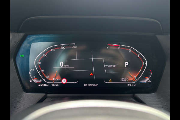 BMW 1-serie 118i Executive Edition | M Pakket | Leer | Apple Carplay | Sfeerverlichting | Parkeersensoren