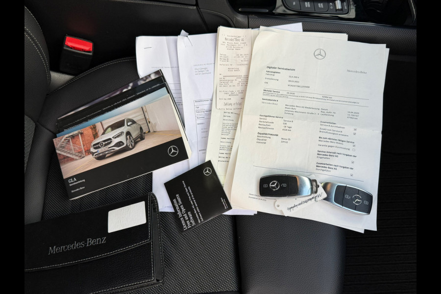 Mercedes-Benz GLA 250 e Progressive 218 PK Phev Widescreen| Navigatie | Cruise | Clima | 17"