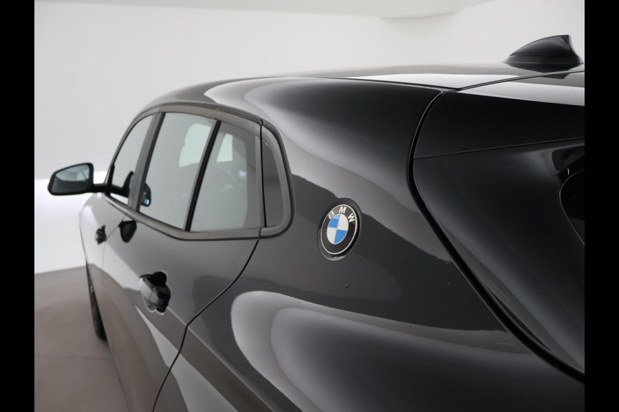 BMW X2 sDrive20i 178 PK AUT. HIGH EXECUTIVE EDITION + TREKHAAK | CAMERA | HEAD-UP | LEDER