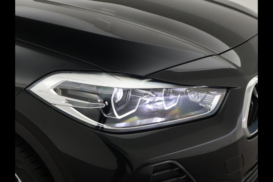 BMW X2 sDrive20i 178 PK AUT. HIGH EXECUTIVE EDITION + TREKHAAK | CAMERA | HEAD-UP | LEDER