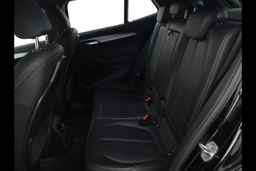 BMW X2 sDrive20i 178 PK AUT. HIGH EXECUTIVE EDITION + TREKHAAK | CAMERA | HEAD-UP | LEDER