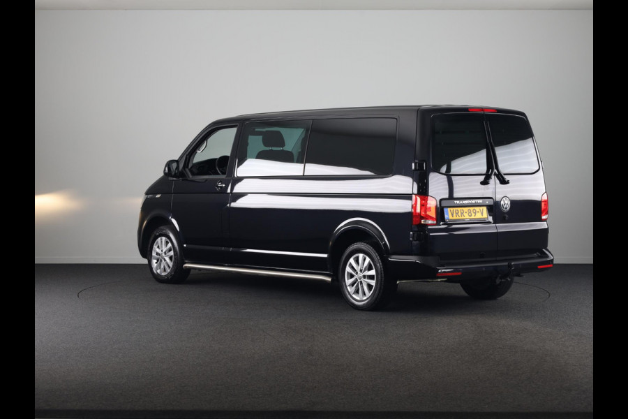 Volkswagen Transporter 2.0 TDI L2H1 30 DC 150 pk Automaat | Navigatie | Trekhaak | Parkeersensoren | Achteruitrijcamera | Cruise control |