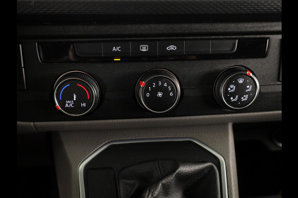Volkswagen Transporter 2.0 TDI L2H1 30 DC 150 pk Automaat | Navigatie | Trekhaak | Parkeersensoren | Achteruitrijcamera | Cruise control |