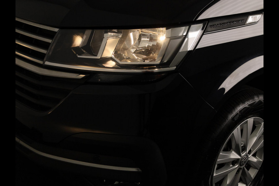 Volkswagen Transporter 2.0 TDI L2H1 30 DC 150 pk Automaat | Navigatie | Trekhaak | Parkeersensoren | Achteruitrijcamera | Cruise control |