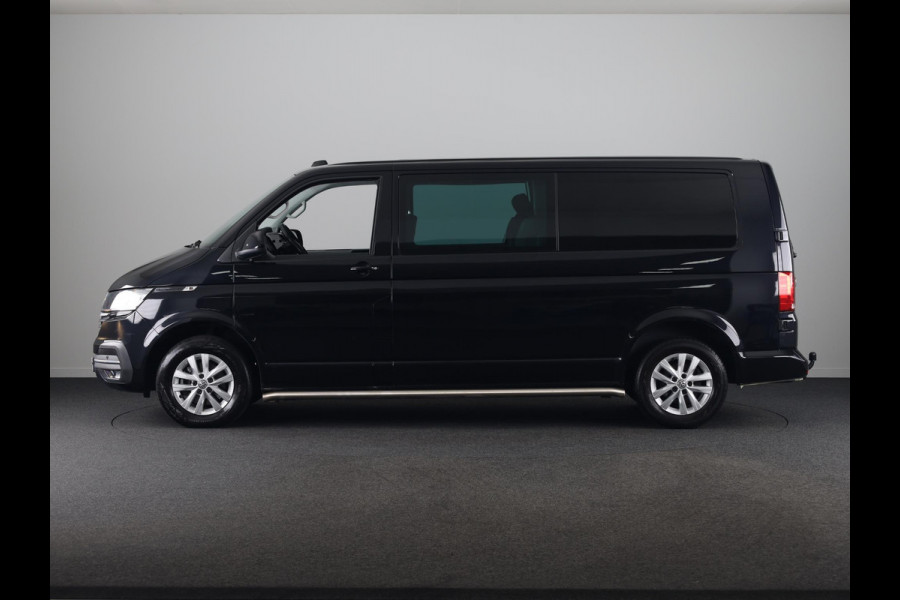 Volkswagen Transporter 2.0 TDI L2H1 30 DC 150 pk Automaat | Navigatie | Trekhaak | Parkeersensoren | Achteruitrijcamera | Cruise control |