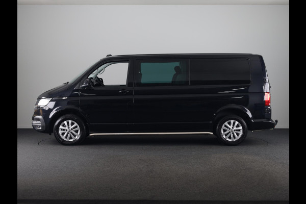 Volkswagen Transporter 2.0 TDI L2H1 30 DC 150 pk Automaat | Navigatie | Trekhaak | Parkeersensoren | Achteruitrijcamera | Cruise control |