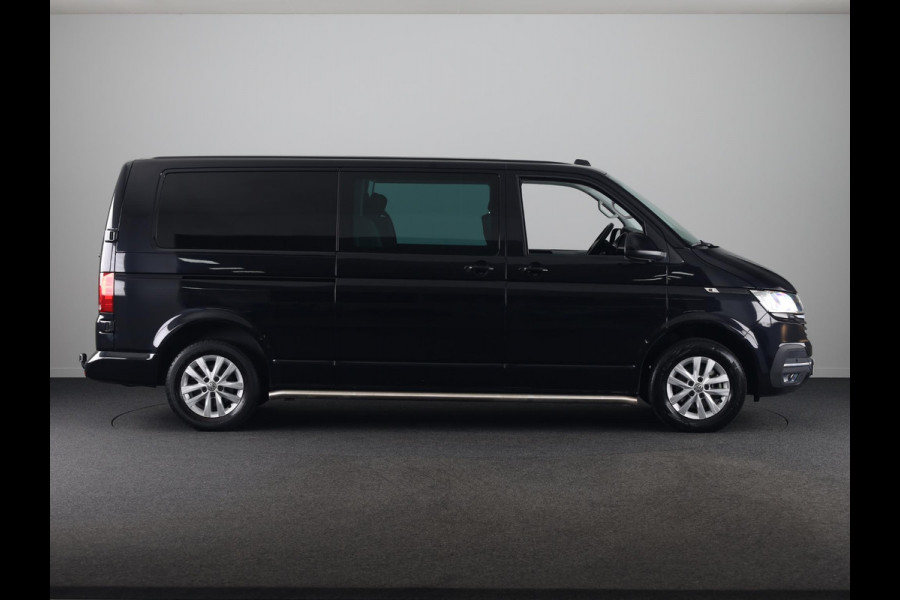 Volkswagen Transporter 2.0 TDI L2H1 30 DC 150 pk Automaat | Navigatie | Trekhaak | Parkeersensoren | Achteruitrijcamera | Cruise control |