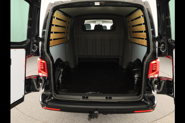 Volkswagen Transporter 2.0 TDI L2H1 30 DC 150 pk Automaat | Navigatie | Trekhaak | Parkeersensoren | Achteruitrijcamera | Cruise control |