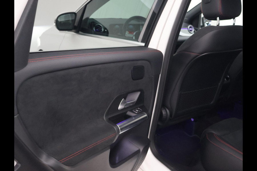 Mercedes-Benz B-Klasse 200 163 PK AUT. AMG SPORT + SFEERVERLICHTING | CAMERA | WIDESCREEN | STOELVERW.