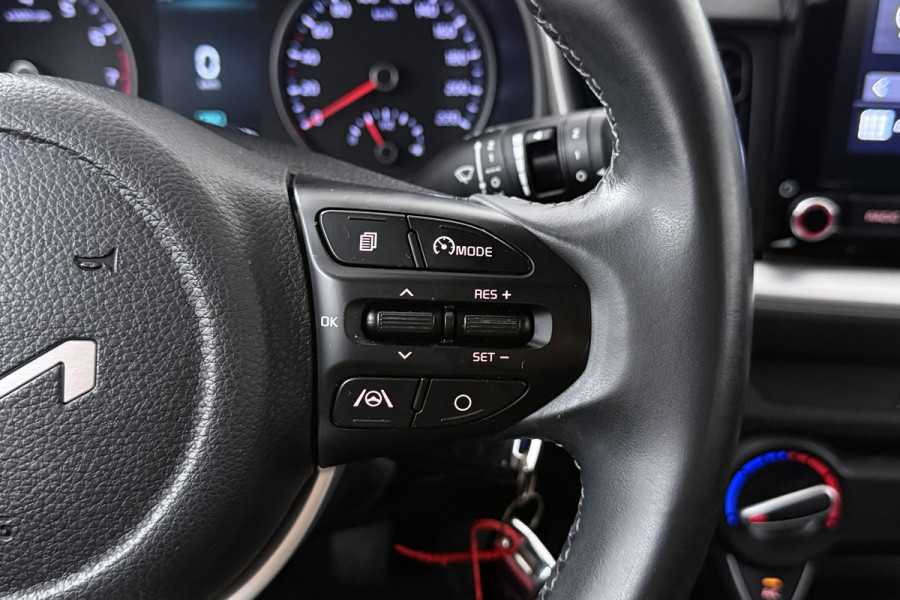 Kia Stonic 1.0 T-GDi MHEV DynamicLine (ACHTERUITRIJCAMERA, CARPLAY NAVIGATIE, PARKEERSENSOREN)