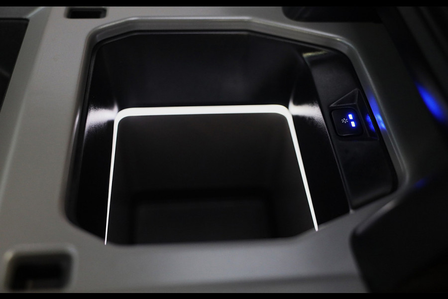 Land Rover Defender 110 2.0 P300e 110 X-Dynamic HSE / Head Up / Memory / Elek Stoelen / Acc / Lane Assist / 360 Camera / Open Pano