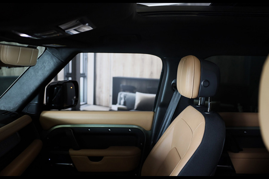 Land Rover Defender 110 2.0 P300e 110 X-Dynamic HSE / Head Up / Memory / Elek Stoelen / Acc / Lane Assist / 360 Camera / Open Pano