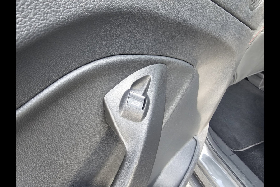Ford Kuga 1.5 EcoBoost ST Line 19inch, Trekhaak, Navi, Cam, Half Leder