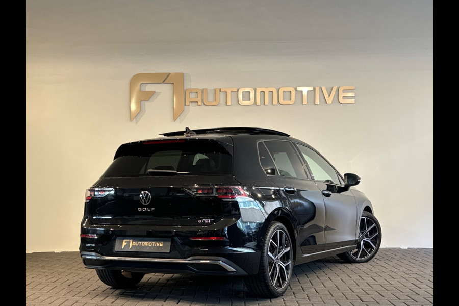 Volkswagen Golf 1.5 eTSI R-Line Edition Pano|Sfeer|IQ|HuD