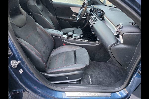 Mercedes-Benz A-Klasse NAP !! / PANO / SFEER / BURMESTER / KEYLESS / CARPLAY / CAMERA / MEMORY / ALCANTARA / FLIPPERS / 19 INCH !