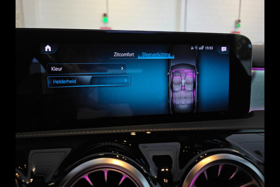 Mercedes-Benz A-Klasse NAP !! / PANO / SFEER / BURMESTER / KEYLESS / CARPLAY / CAMERA / MEMORY / ALCANTARA / FLIPPERS / 19 INCH !