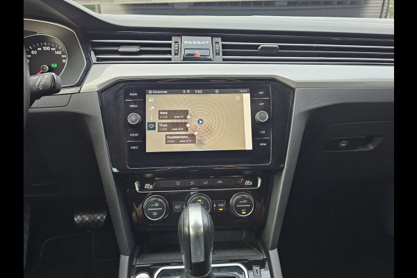 Volkswagen Passat Variant 1.5 TSI 150PK Comfort Business Automaat | LED | Navi | Trekhaak |  ACC | App-connect | Lane Assist | PDC |