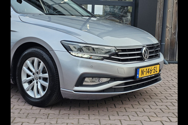 Volkswagen Passat Variant 1.5 TSI 150PK Comfort Business Automaat | LED | Navi | Trekhaak |  ACC | App-connect | Lane Assist | PDC |