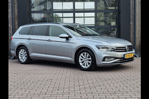 Volkswagen Passat Variant 1.5 TSI 150PK Comfort Business Automaat | LED | Navi | Trekhaak |  ACC | App-connect | Lane Assist | PDC |