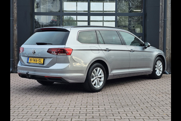 Volkswagen Passat Variant 1.5 TSI 150PK Comfort Business Automaat | LED | Navi | Trekhaak |  ACC | App-connect | Lane Assist | PDC |