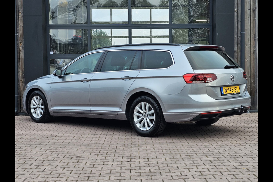 Volkswagen Passat Variant 1.5 TSI 150PK Comfort Business Automaat | LED | Navi | Trekhaak |  ACC | App-connect | Lane Assist | PDC |