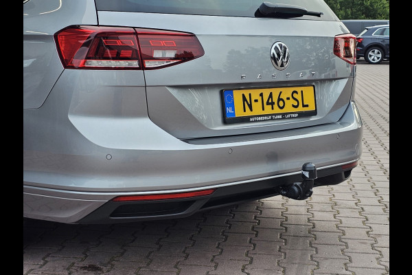 Volkswagen Passat Variant 1.5 TSI 150PK Comfort Business Automaat | LED | Navi | Trekhaak |  ACC | App-connect | Lane Assist | PDC |