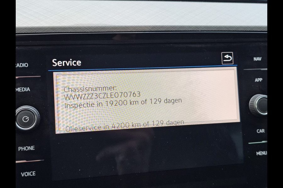 Volkswagen Passat Variant 1.5 TSI 150PK Comfort Business Automaat | LED | Navi | Trekhaak |  ACC | App-connect | Lane Assist | PDC |