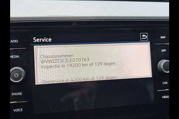 Volkswagen Passat Variant 1.5 TSI 150PK Comfort Business Automaat | LED | Navi | Trekhaak |  ACC | App-connect | Lane Assist | PDC |