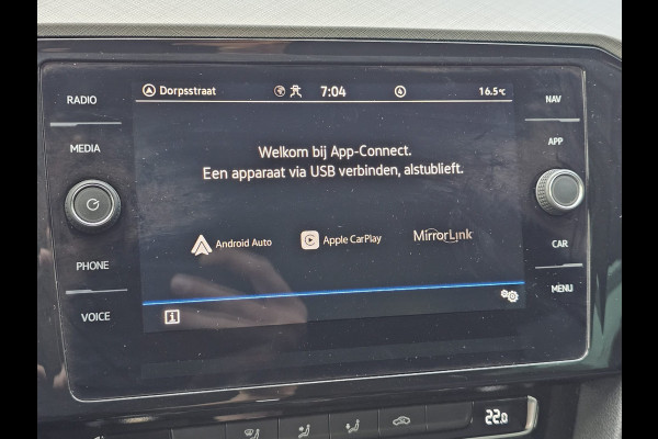 Volkswagen Passat Variant 1.5 TSI 150PK Comfort Business Automaat | LED | Navi | Trekhaak |  ACC | App-connect | Lane Assist | PDC |