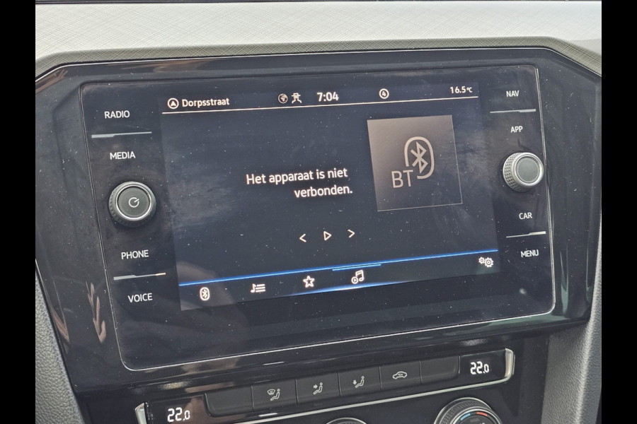 Volkswagen Passat Variant 1.5 TSI 150PK Comfort Business Automaat | LED | Navi | Trekhaak |  ACC | App-connect | Lane Assist | PDC |