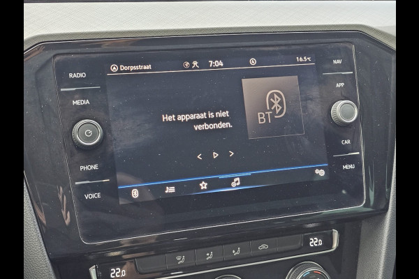Volkswagen Passat Variant 1.5 TSI 150PK Comfort Business Automaat | LED | Navi | Trekhaak |  ACC | App-connect | Lane Assist | PDC |
