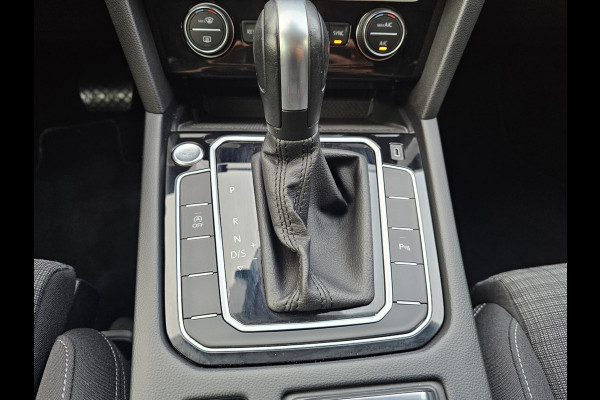 Volkswagen Passat Variant 1.5 TSI 150PK Comfort Business Automaat | LED | Navi | Trekhaak |  ACC | App-connect | Lane Assist | PDC |