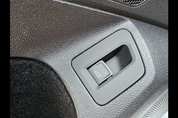 Volkswagen Passat Variant 1.5 TSI 150PK Comfort Business Automaat | LED | Navi | Trekhaak |  ACC | App-connect | Lane Assist | PDC |