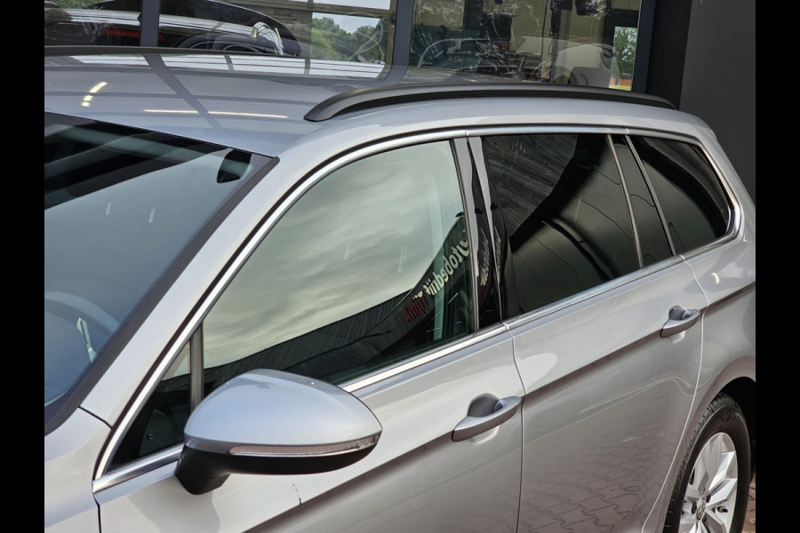 Volkswagen Passat Variant 1.5 TSI 150PK Comfort Business Automaat | LED | Navi | Trekhaak |  ACC | App-connect | Lane Assist | PDC |