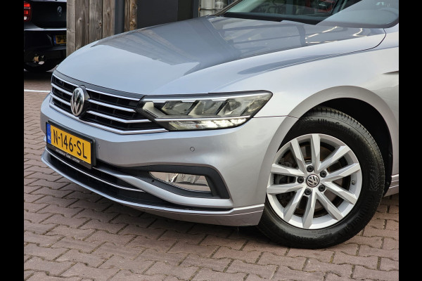 Volkswagen Passat Variant 1.5 TSI 150PK Comfort Business Automaat | LED | Navi | Trekhaak |  ACC | App-connect | Lane Assist | PDC |