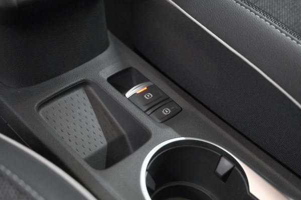 Renault Captur 1.6 E-Tech full hybrid 145 techno | Camera | Parkeersensoren | Climate control | Keyless