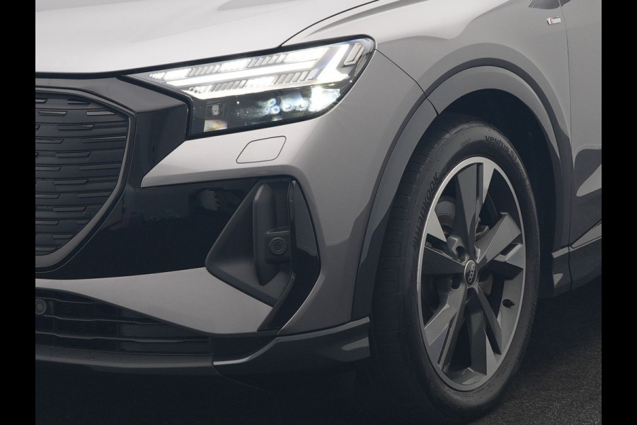 Audi Q4 e-tron 50 quattro S Line 82 kWh 299pk Dealer O.H | Trekhaak Af Fabriek | Panodak | Adaptive Cruise | Camera | Lederen Sportstoelen Memory & Verwarmd | Matrix LED | BLIS | Keyless | Navigatie | Virtual | DAB | 20"L.M |