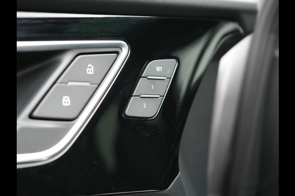 Audi Q4 e-tron 50 quattro S Line 82 kWh 299pk Dealer O.H | Trekhaak Af Fabriek | Panodak | Adaptive Cruise | Camera | Lederen Sportstoelen Memory & Verwarmd | Matrix LED | BLIS | Keyless | Navigatie | Virtual | DAB | 20"L.M |